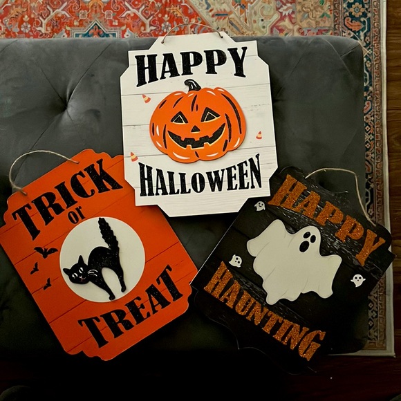 N/A - Halloween Other - 🎃HALLOWEEN signs (x3)🎃